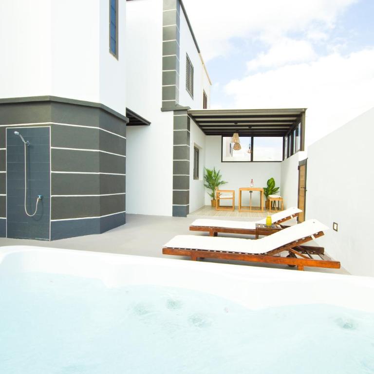 Casa Victoria - By AZ Rentals - Three-Bedroom Villa - 5