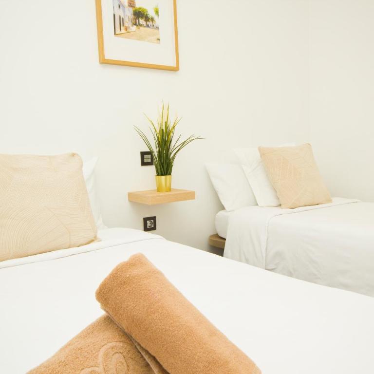 Casa Victoria - By AZ Rentals - Three-Bedroom Villa - 35