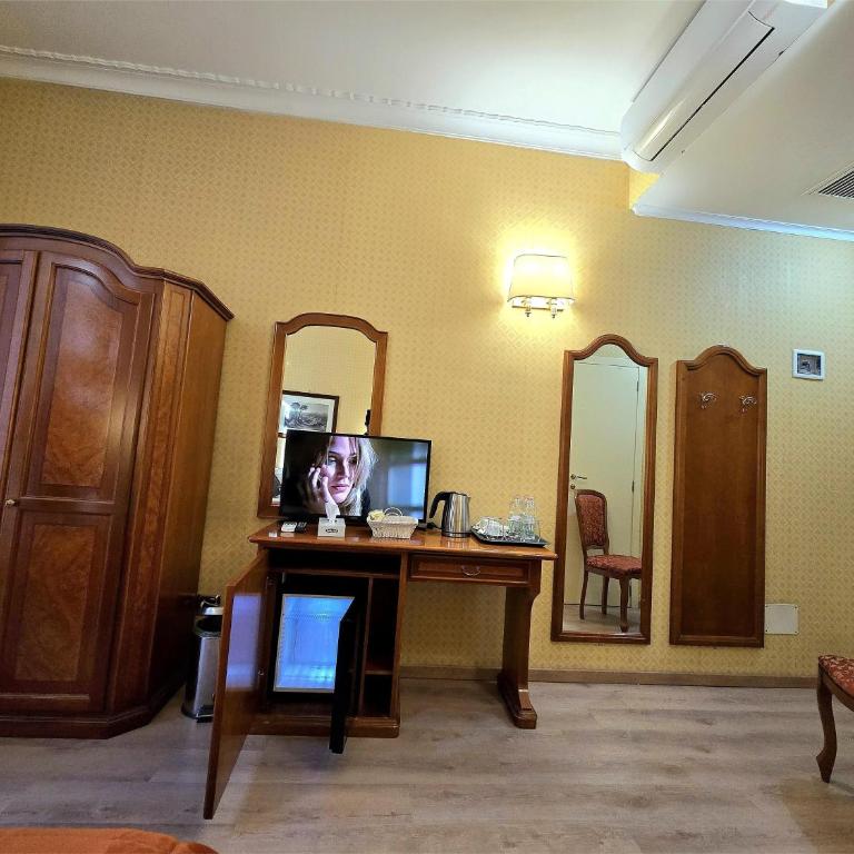 Hotel Amadeus - Camera Tripla con Vista Città - 9