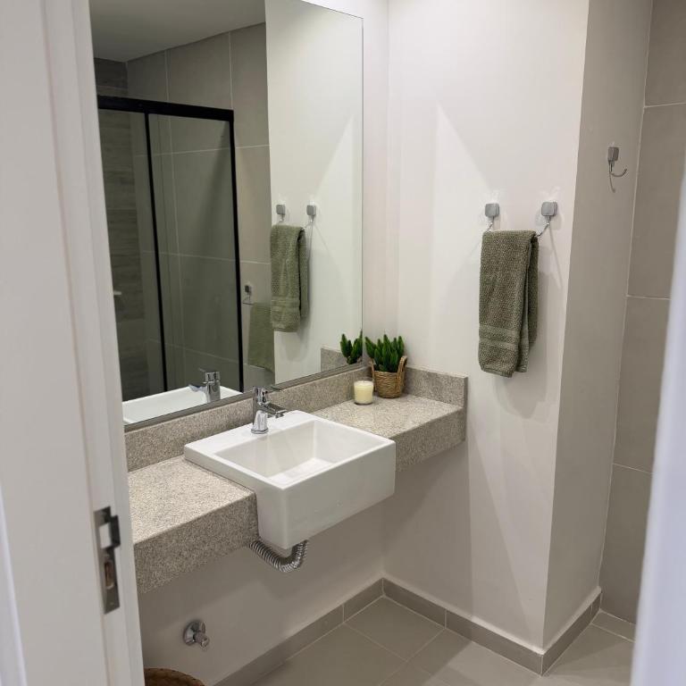 Hermoso Apartamento con vista a la playa San José de Encarnación! Con Parking! - One-Bedroom Apartment - 28