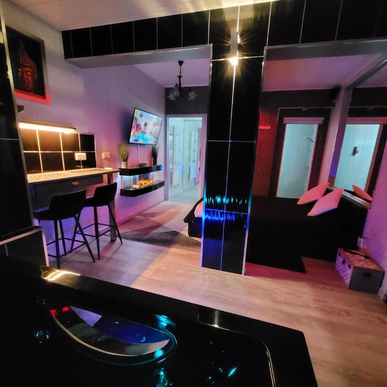 Secret Love Jacuzzi ou Midnight Spa - Superior Studio - 11