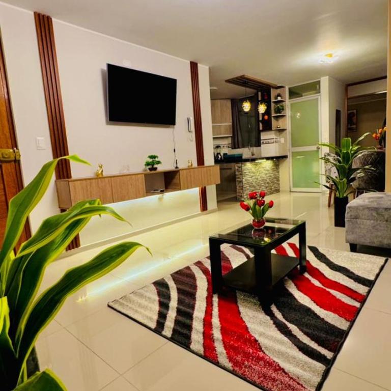 moderno departamento en estreno con cochera - Three-Bedroom Premium Apartment - 1