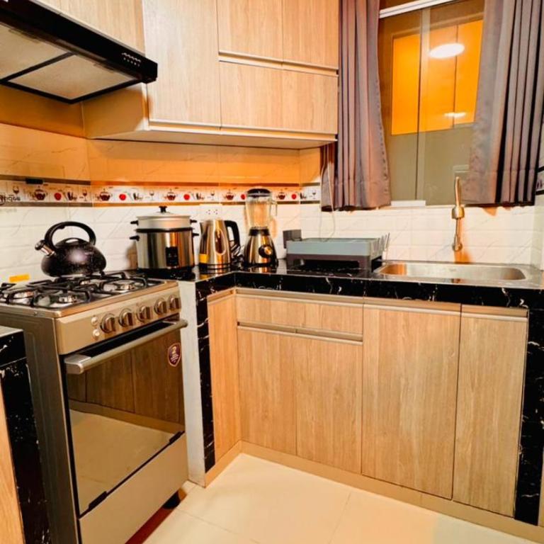 moderno departamento en estreno con cochera - Three-Bedroom Premium Apartment - 6