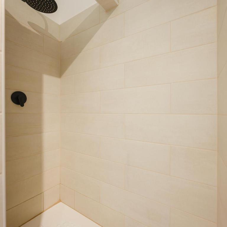 Elegante Stanza 3 bagno privato presso Stazione - Camera Matrimoniale Deluxe - 10