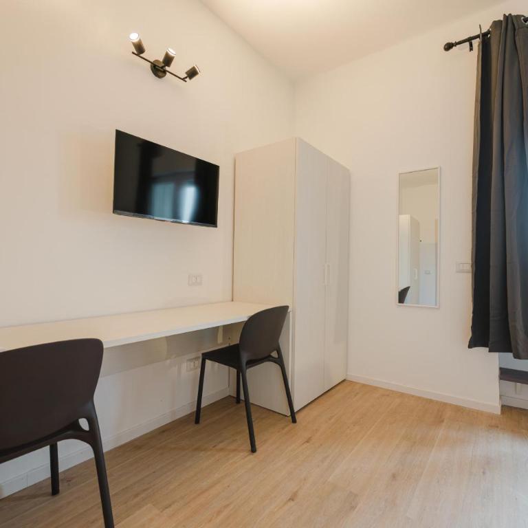 Raffinata Stanza 5 con bagno privato zona Stazione - Camera Matrimoniale Deluxe - 9