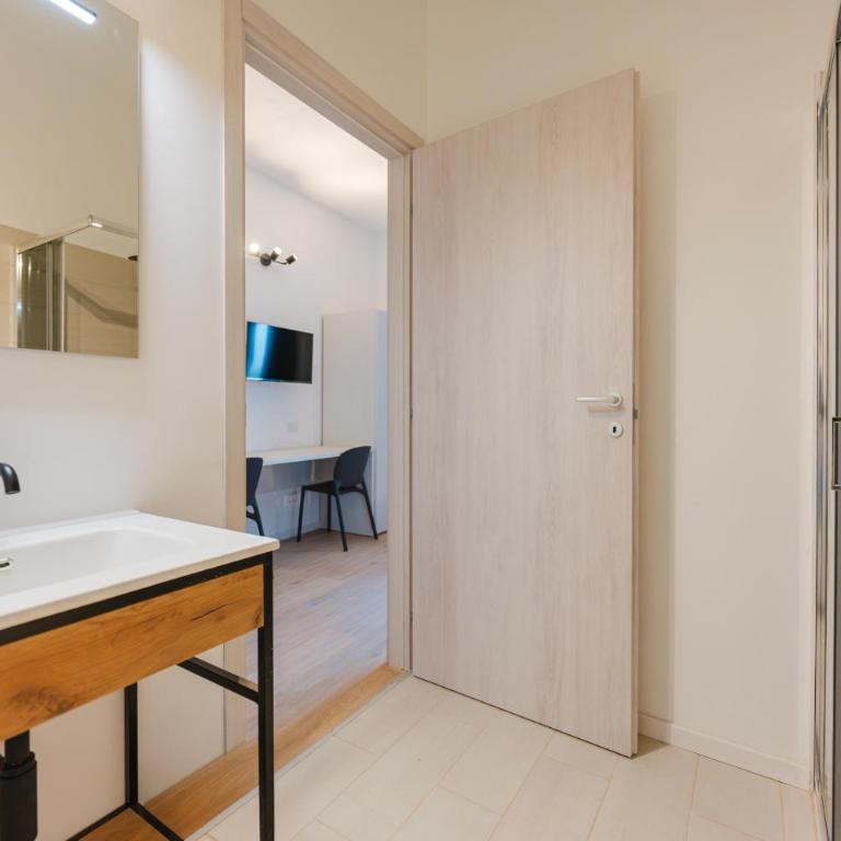Raffinata Stanza 5 con bagno privato zona Stazione - Camera Matrimoniale Deluxe - 12