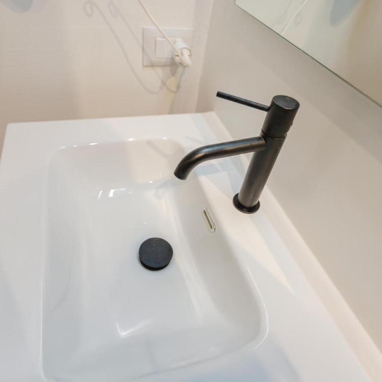 Luminosa stanza 4 bagno privato vicino Stazione - Camera Matrimoniale Deluxe - 7