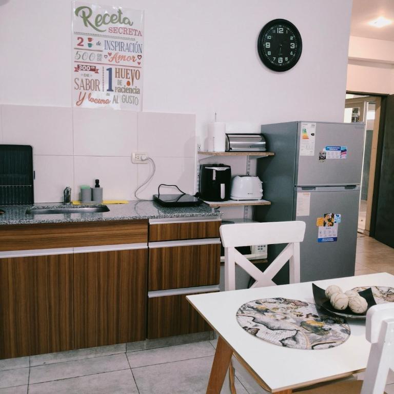 Depto monte grande, pleno centro - Apartamento de 1 dormitorio - 2