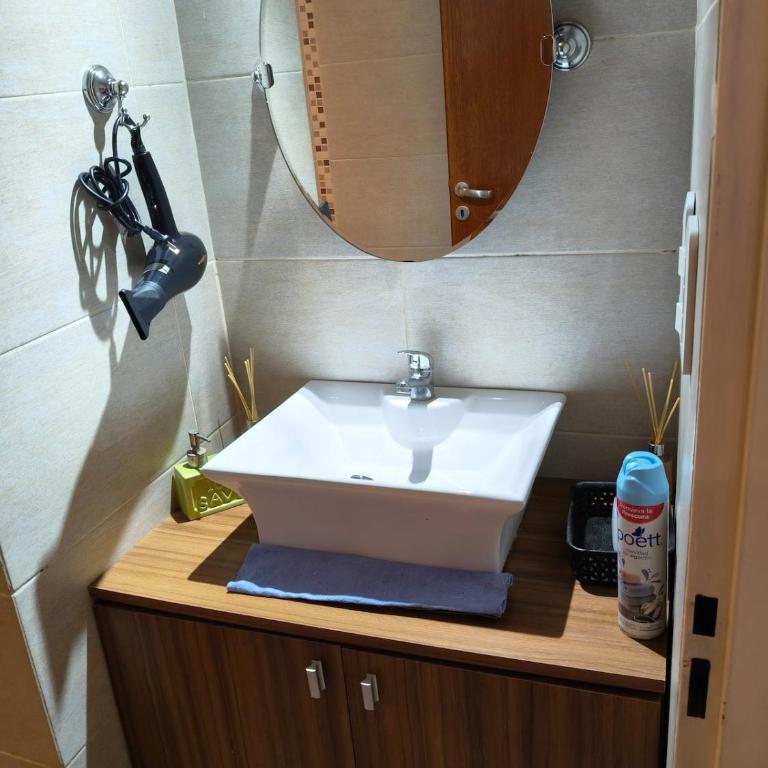 Depto monte grande, pleno centro - Apartamento de 1 dormitorio - 6