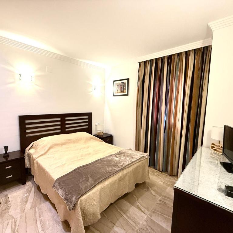 Dream Holidays by the Sea Estepona - Two-Bedroom Apartment - 15