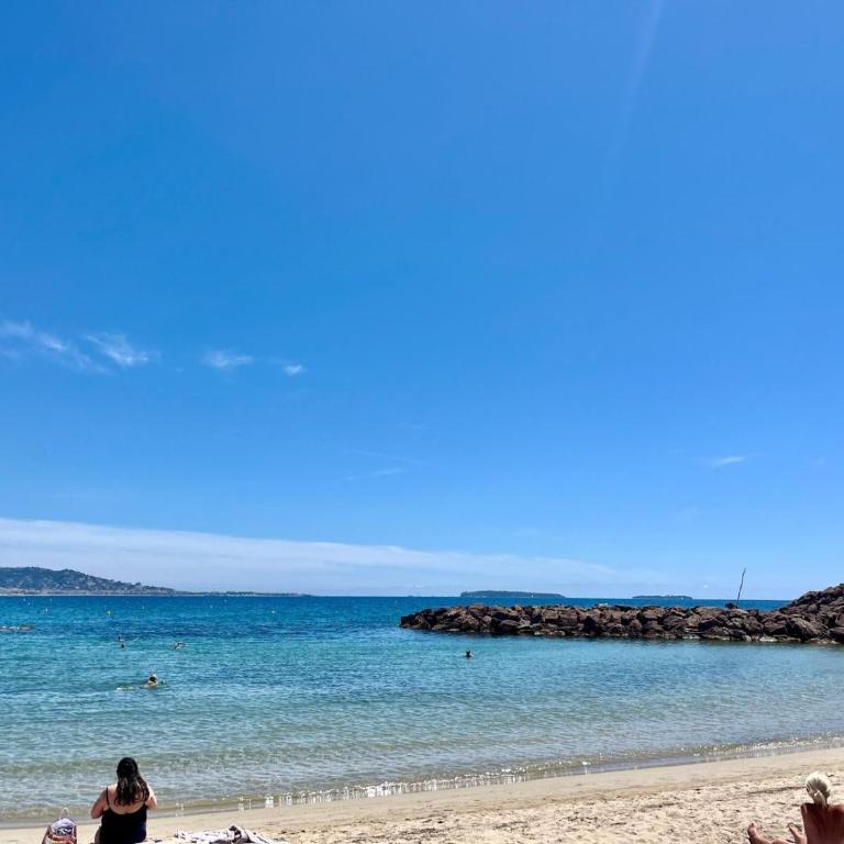 APPARTEMENT MODERNE Résidence LUXE MANDELIEU CANNES PLAGE PRIVÉE PISCINE TENNIS CASINO RESTO - Apartment mit 1 Schlafzimmer - 26