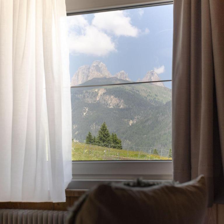 Hotel Aurora - Camera Matrimoniale con Vista Montagna - 2