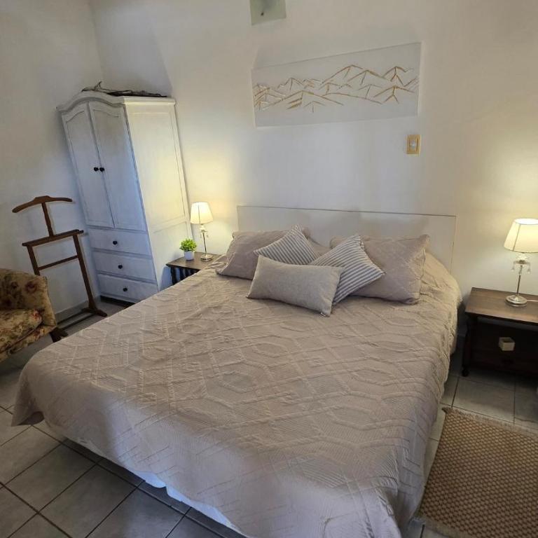 El Gallo - One-Bedroom Apartment - 1