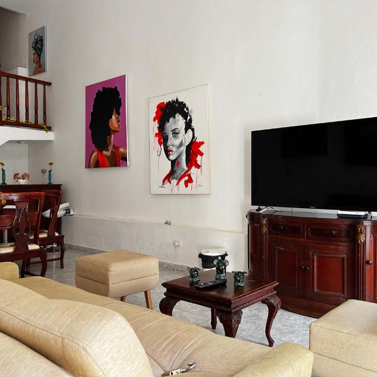 Beautiful 2 bedroom with jacuzzi Guest friendly - Casa de 2 dormitorios - 16
