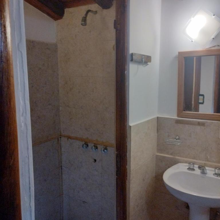 EcoMalargüe Posada & Hostel - Quadruple Room with Bathroom - 1