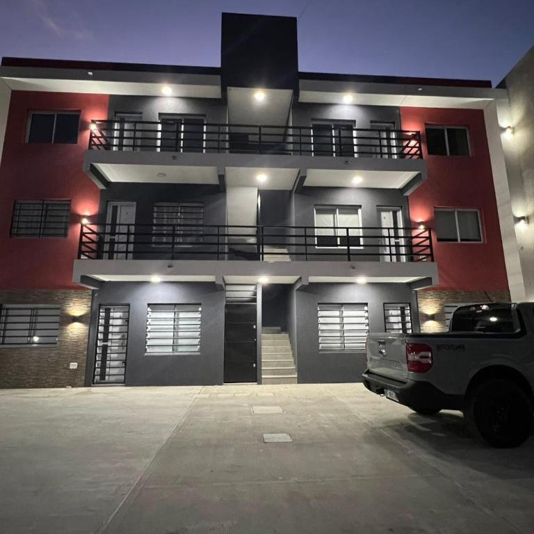 Roma departamento 3 ambientes cochera y parrilla - Apartamento de 2 dormitorios - 6