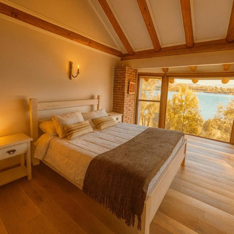 Beachfront house for 20 people - Seven-Bedroom House - 9