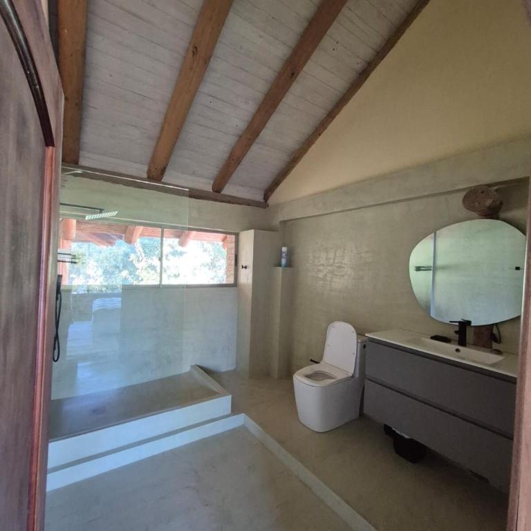 Beachfront house for 20 people - Seven-Bedroom House - 11