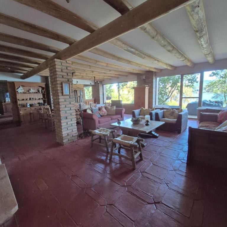 Beachfront house for 20 people - Seven-Bedroom House - 16