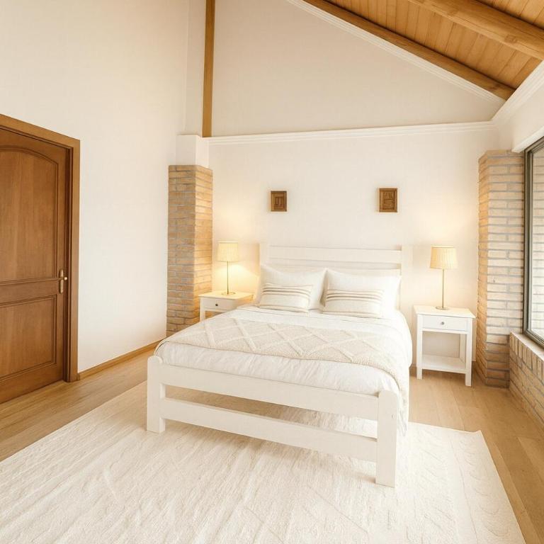 Beachfront house for 20 people - Seven-Bedroom House - 24