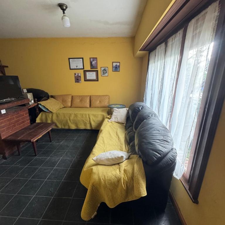 Casa amplia y cómoda para 4 personas en San Clemente del Tuyú - Casa con 1 dormitorio - 1