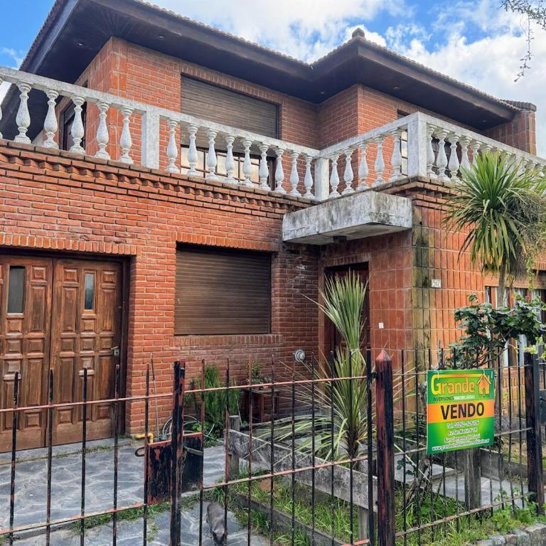 Casa amplia y cómoda para 4 personas en San Clemente del Tuyú - Casa con 1 dormitorio - 4