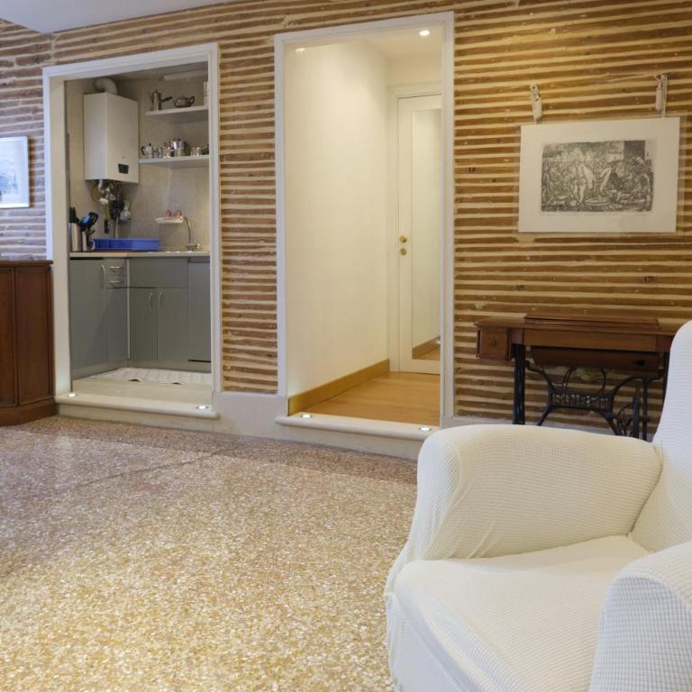 Cannaregio Retreat with Canal View - One-Bedroom Apartment - 18