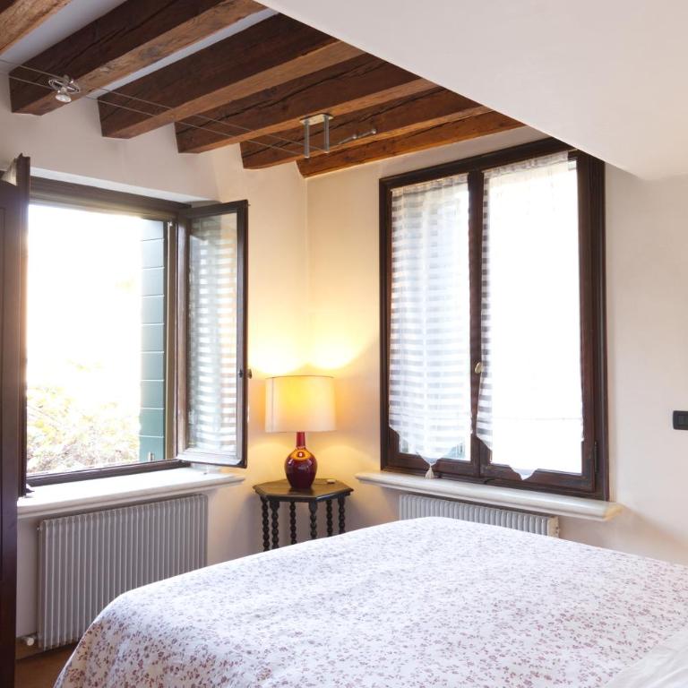 Cannaregio Retreat with Canal View - One-Bedroom Apartment - 19
