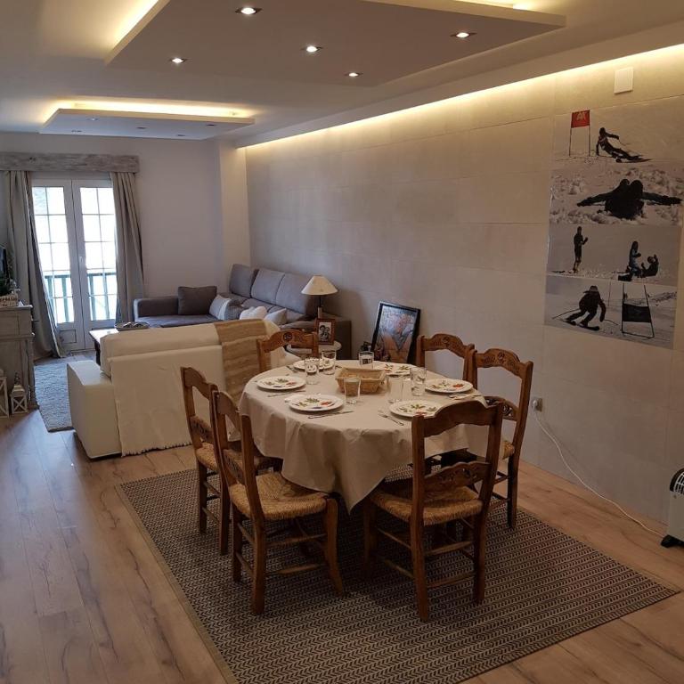 Mejor zona de Sierra Nevada, junto a los remontes, Pza Andalucia, D202 - Apartamento de 3 dormitorios - 1
