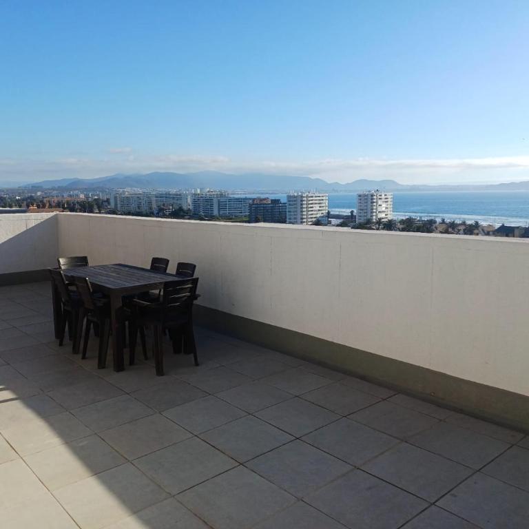 Vista al mar a pasos de la playa y cerca de Faro - Two-Bedroom Apartment with Bay View - 12