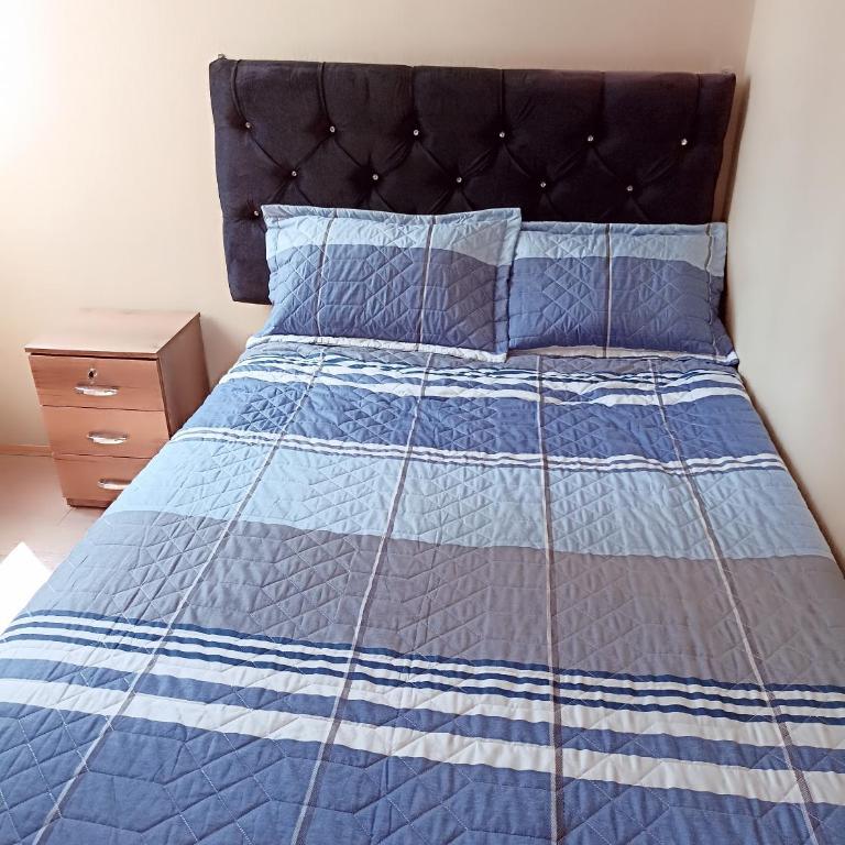 Departamento amoblado y Estacionamiento Gratis - Two-Bedroom Apartment - 6