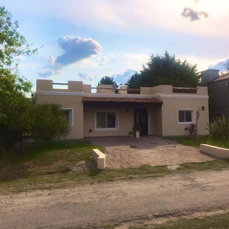 Casa en barrio privado con pileta - Casa de 3 dormitorios - 1