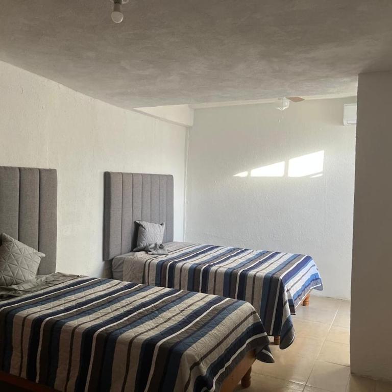 Cozy and family-friendly house CARE and UANL - Two-Bedroom Apartment - 11