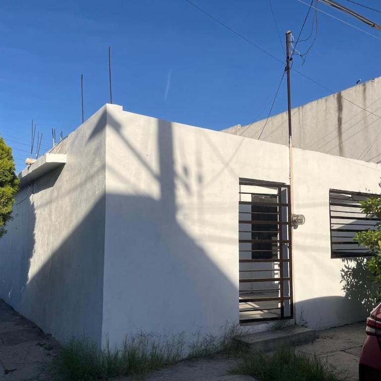 Cozy and family-friendly house CARE and UANL - Two-Bedroom Apartment - 13