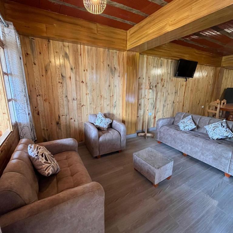 Hassinger Haus - Three-Bedroom Apartment - 11