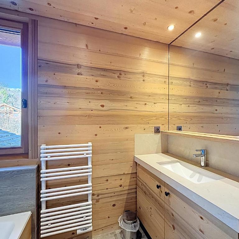 Chalet spacieux 5 chambres proche ski bus, vue Mont-Blanc - Chalet 3 Chambres - 8