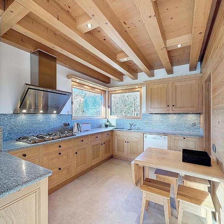 Chalet spacieux 5 chambres proche ski bus, vue Mont-Blanc - Chalet 3 Chambres - 13