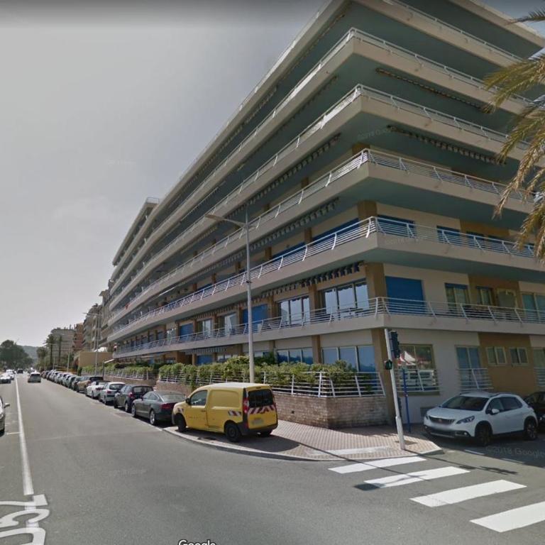 Joli 2P climatisé avec terrasse face à la mer près du centre - FR-1-196-388 - Apartment - 13