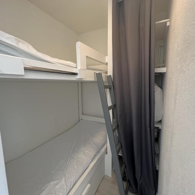 Studio en bord de mer avec accès direct à la plage et parking sécurisé - FR-1-474-288 - Apartment - 9