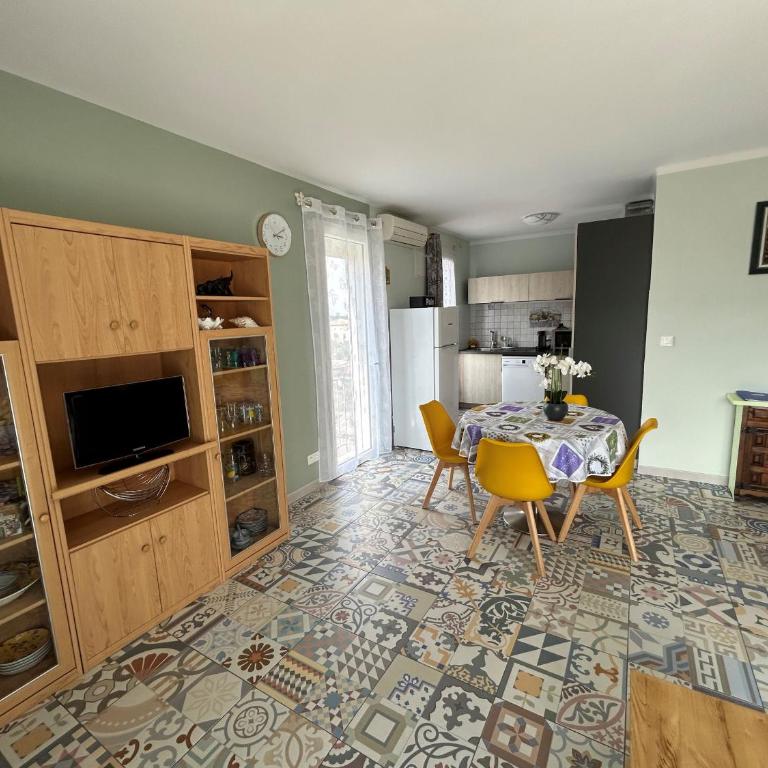Bel appartement neuf proche plage et commerces, climatisation incluse - FR-1-837-57 - Appartement - 7