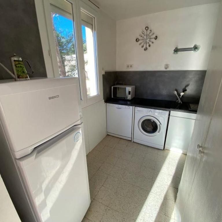 Appartement en bord de plage pour 4 personnes avec loggia à Argelès-sur-Mer - FR-1-837-55 - Apartment - 6