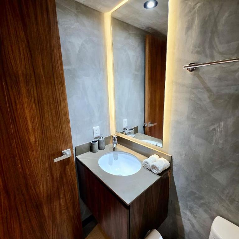 Penthouse with private Pool, Balcony & padel - Estudio Deluxe con cama grande - 29