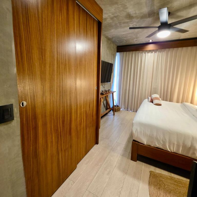 Penthouse with private Pool, Balcony & padel - Estudio Deluxe con cama grande - 36