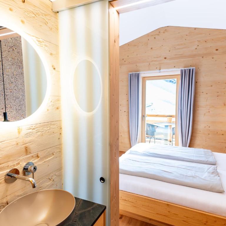 Berghotel Wald&Wiesn - Doppelzimmer mit Balkon - 12