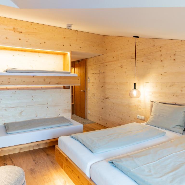 Berghotel Wald&Wiesn - Premium Vierbettzimmer - 11