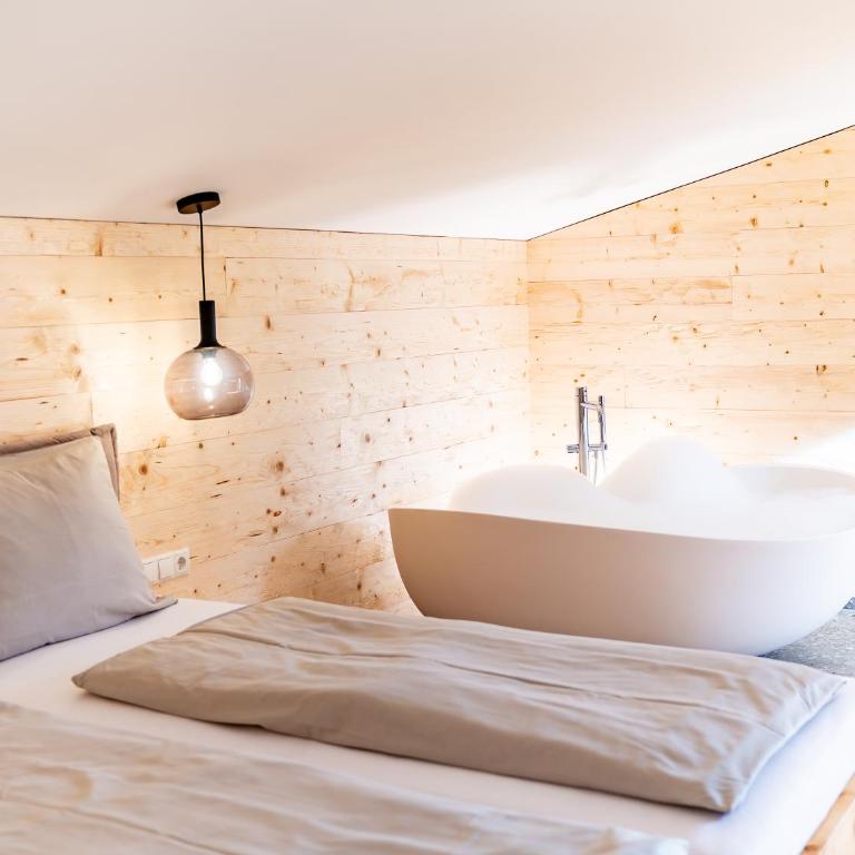 Berghotel Wald&Wiesn - Doppelzimmer mit Balkon - 2