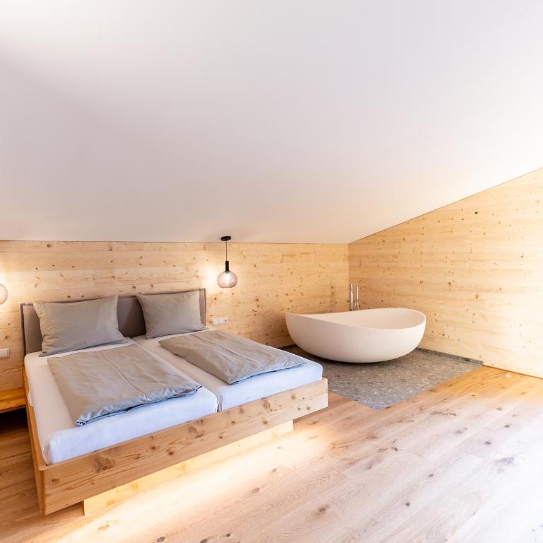 Berghotel Wald&Wiesn - Doppelzimmer mit Balkon - 10