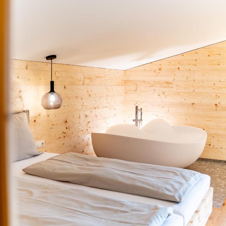 Berghotel Wald&Wiesn - Doppelzimmer mit Balkon - 8