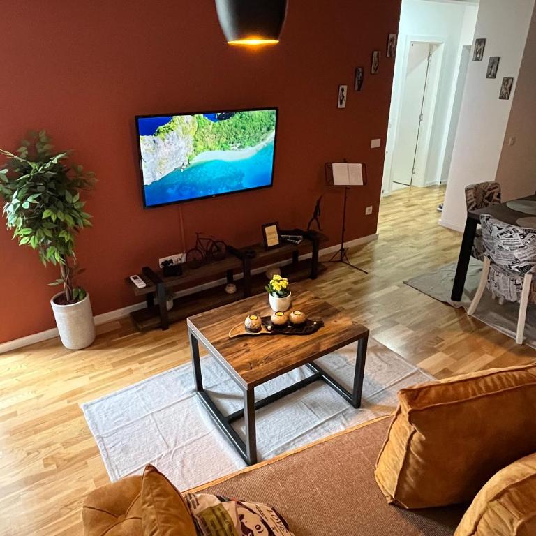 Lux apartment 8, center, free parking - One-Bedroom Apartment - 27
