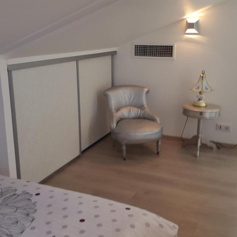 Appartements Au Cros De Cagnes - Appartement Mansardé sans Balcon - 27